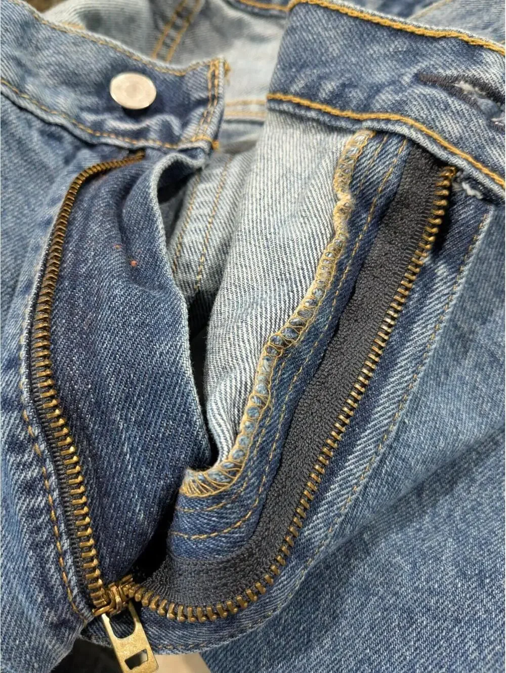 Levi Strauss & Co. Men's Denim Jeans 505 Classic Straight Leg Cotton W44 L30